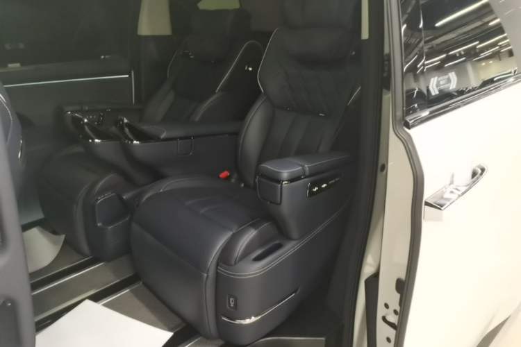 Used GAC Trumpchi Xiangwang M8 2025 Kunkun Series Ultra First-Class Cabin Left Rear Seat