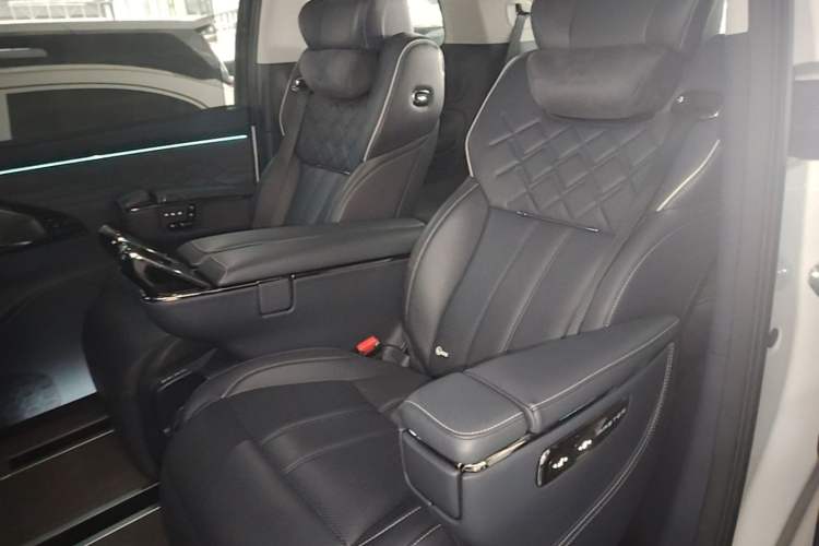 Used GAC Trumpchi Xiangwang M8 2025 Kunkun Series Ultra First-Class Cabin Left Rear Seat