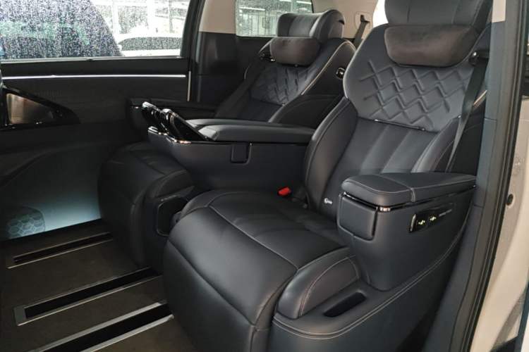 Used GAC Trumpchi Xiangwang M8 2025 Kunkun Series Ultra First-Class Cabin Left Rear Seat
