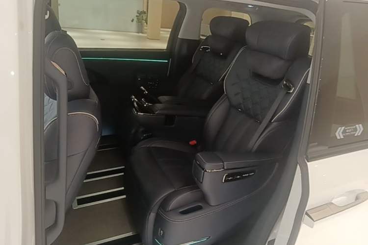 Used GAC Trumpchi Xiangwang M8 2025 Kunkun Series Ultra First-Class Cabin Left Rear Seat
