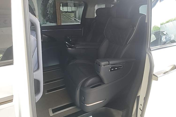 Used GAC Trumpchi Xiangwang M8 2025 Kunkun Series Ultra First-Class Cabin Left Rear Seat