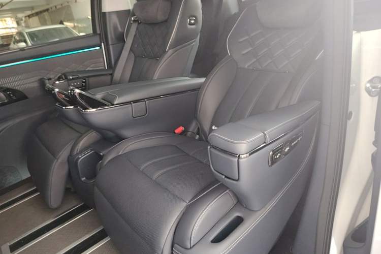 Used GAC Trumpchi Xiangwang M8 2025 Kunkun Series Ultra First-Class Cabin Left Rear Seat