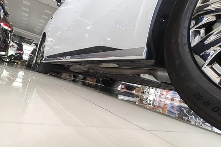 Used GAC Trumpchi Xiangwang M8 2025 Kunkun Series Ultra First-Class Cabin Left Side Sill