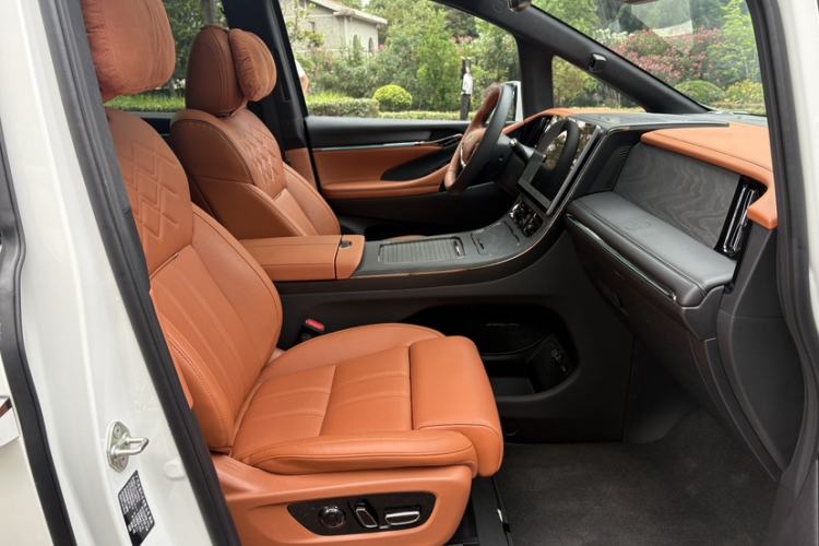 Used GAC Trumpchi Xiangwang M8 2025 Kunkun Series Ultra First-Class Cabin Right Front Seat