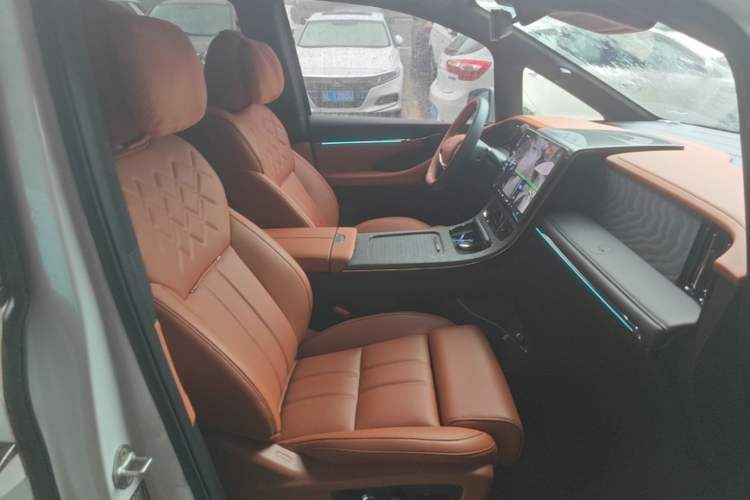 Used GAC Trumpchi Xiangwang M8 2025 Kunkun Series Ultra First-Class Cabin Right Front Seat