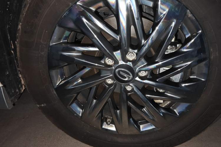 Used GAC Trumpchi Xiangwang M8 2025 Kunkun Series Max Luxury Cabin Right Front Wheel Hub