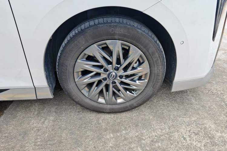 Used GAC Trumpchi Xiangwang M8 2025 Kunkun Series Ultra First-Class Cabin Right Front Wheel Hub