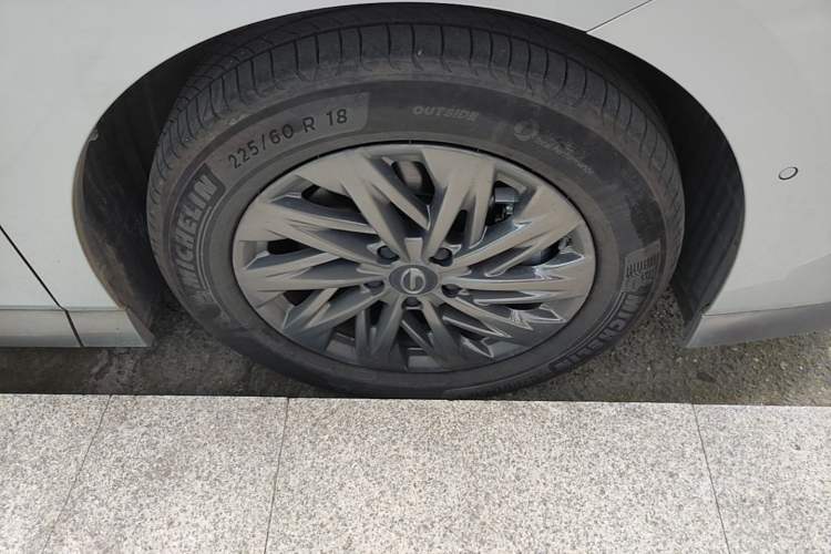 Used GAC Trumpchi Xiangwang M8 2025 Kunkun Series Ultra First-Class Cabin Right Front Wheel Hub