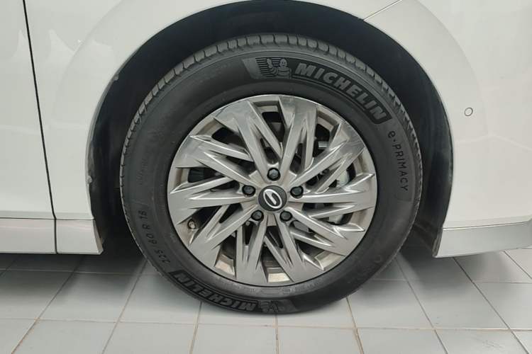 Used GAC Trumpchi Xiangwang M8 2025 Kunkun Series Ultra First-Class Cabin Right Front Wheel Hub