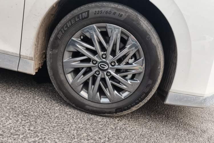 Used GAC Trumpchi Xiangwang M8 2025 Model HarmonyOS Cockpit Edition Right Front Wheel Hub
