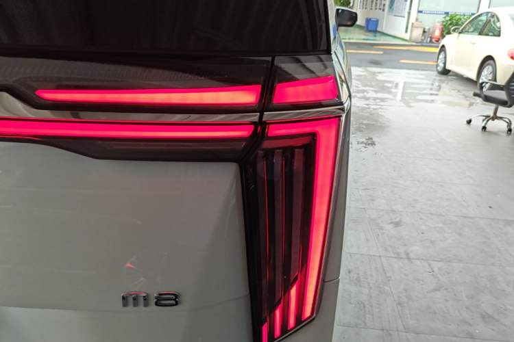 Used GAC Trumpchi Xiangwang M8 2025 Kunkun Series Ultra First-Class Cabin Right Rear Taillight