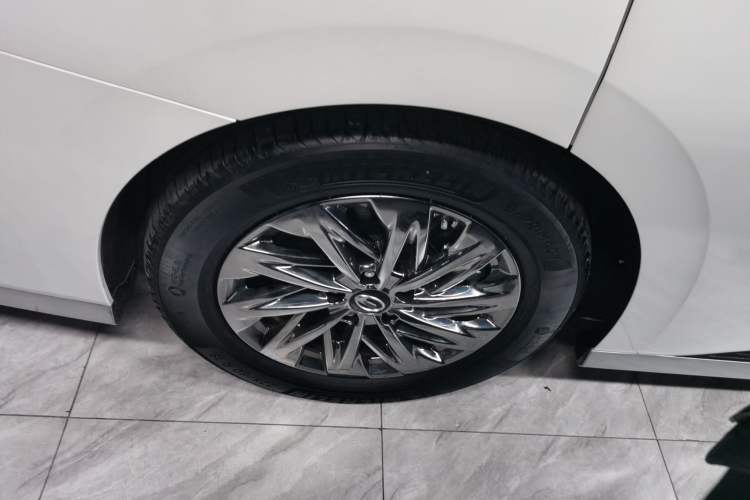 Used GAC Trumpchi Xiangwang M8 2025 Kunkun Series Ultra First-Class Cabin Right Rear Wheel Hub