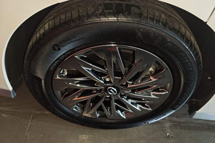 Used GAC Trumpchi Xiangwang M8 2025 Kunkun Series Ultra First-Class Cabin Right Rear Wheel Hub
