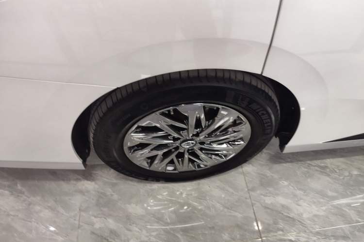 Used GAC Trumpchi Xiangwang M8 2025 Kunkun Series Ultra First-Class Cabin Right Rear Wheel Hub