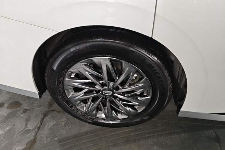 Used GAC Trumpchi Xiangwang M8 2025 Kunkun Series Ultra First-Class Cabin Right Rear Wheel Hub