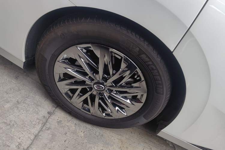Used GAC Trumpchi Xiangwang M8 2025 Kunkun Series Ultra First-Class Cabin Right Rear Wheel Hub