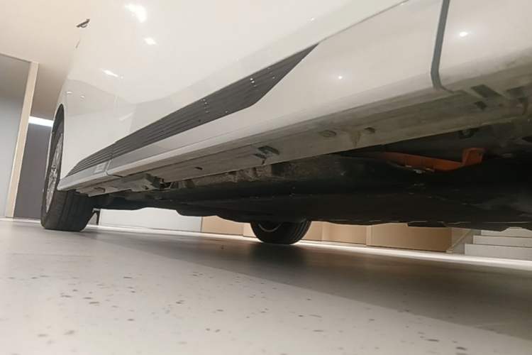 Used GAC Trumpchi Xiangwang M8 2025 Kunkun Series Ultra First-Class Cabin Right Side Sill