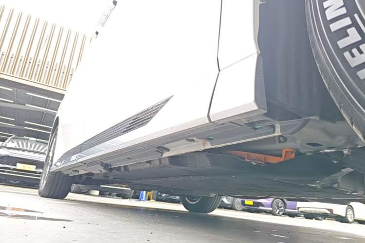 Used GAC Trumpchi Xiangwang M8 2025 Kunkun Series Ultra First-Class Cabin Right Side Sill