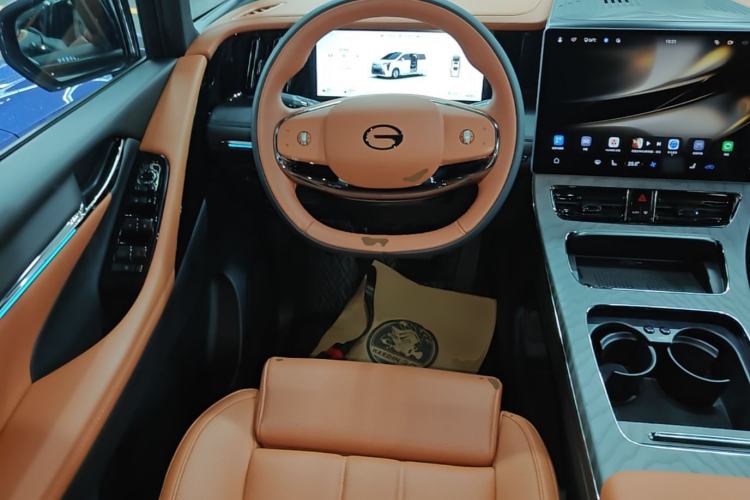 Used GAC Trumpchi Xiangwang M8 2025 Kunkun Series Ultra First-Class Cabin Steering Wheel