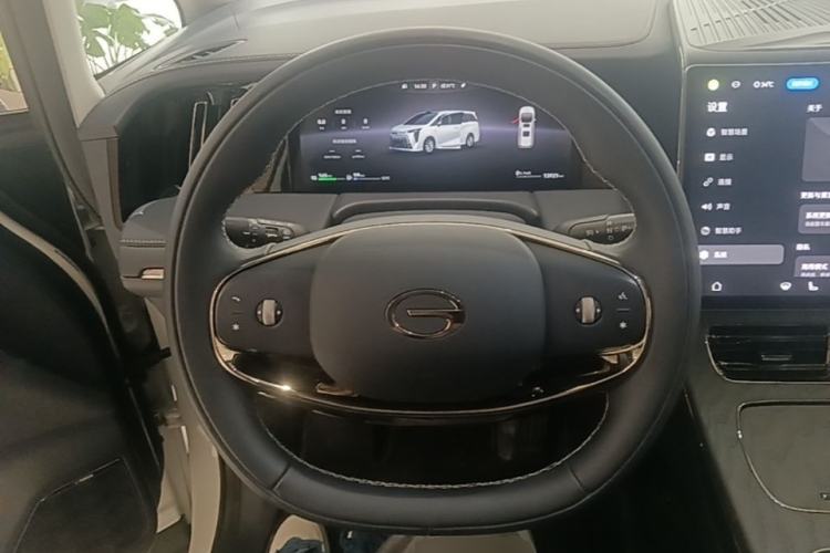 Used GAC Trumpchi Xiangwang M8 2025 Kunkun Series Ultra First-Class Cabin Steering Wheel
