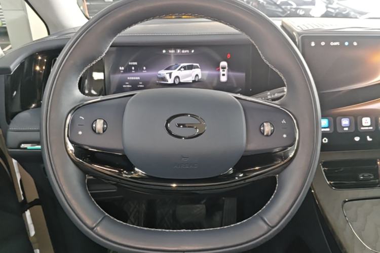 Used GAC Trumpchi Xiangwang M8 2025 Kunkun Series Ultra First-Class Cabin Steering Wheel