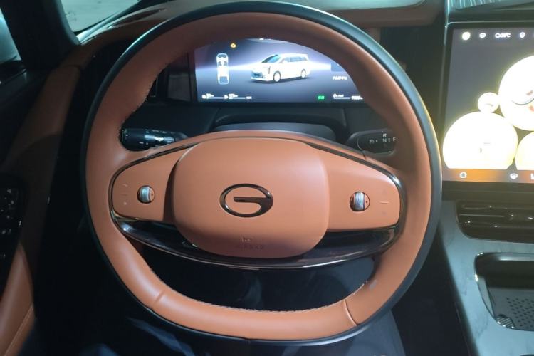 Used GAC Trumpchi Xiangwang M8 2025 Kunkun Series Ultra First-Class Cabin Steering Wheel