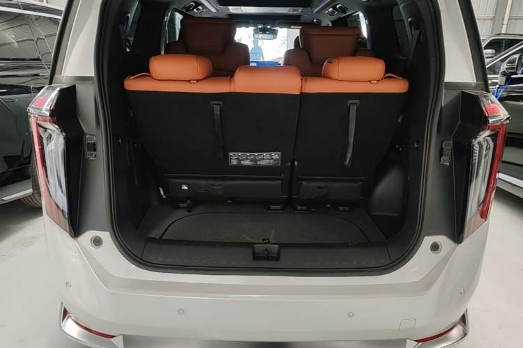 Used GAC Trumpchi Xiangwang M8 2025 Kunkun Series Ultra First-Class Cabin Trunk