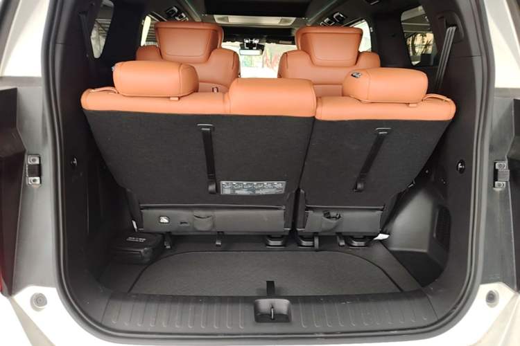 Used GAC Trumpchi Xiangwang M8 2025 Kunkun Series Ultra First-Class Cabin Trunk