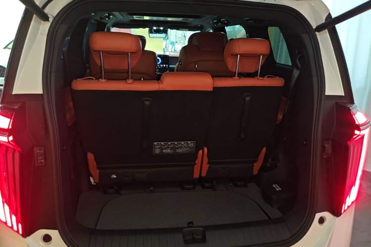 Used GAC Trumpchi Xiangwang M8 2025 Kunkun Series Ultra First-Class Cabin Trunk