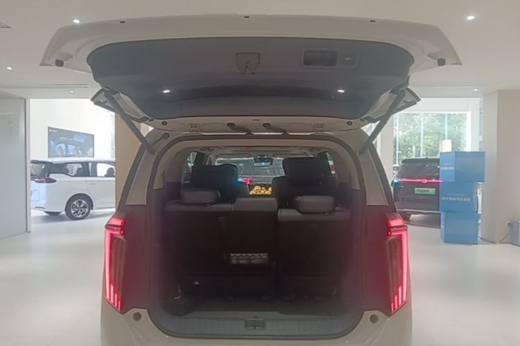Used GAC Trumpchi Xiangwang M8 2025 Kunkun Series Ultra First-Class Cabin Trunk