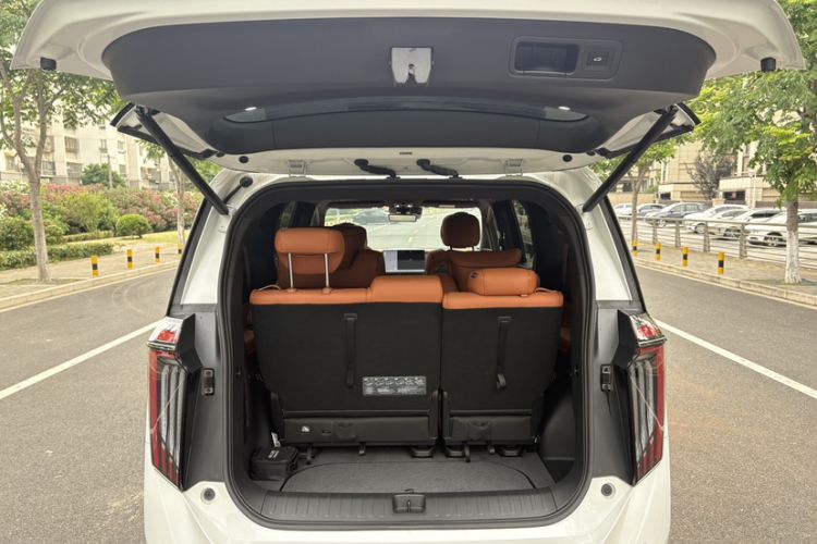 Used GAC Trumpchi Xiangwang M8 2025 Kunkun Series Ultra First-Class Cabin Trunk
