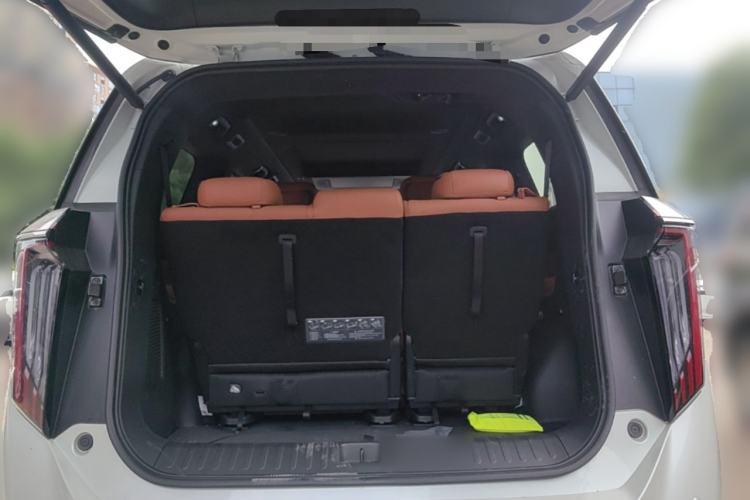 Used GAC Trumpchi Xiangwang M8 2025 Qiankun Series Pro Comfort Cabin Trunk