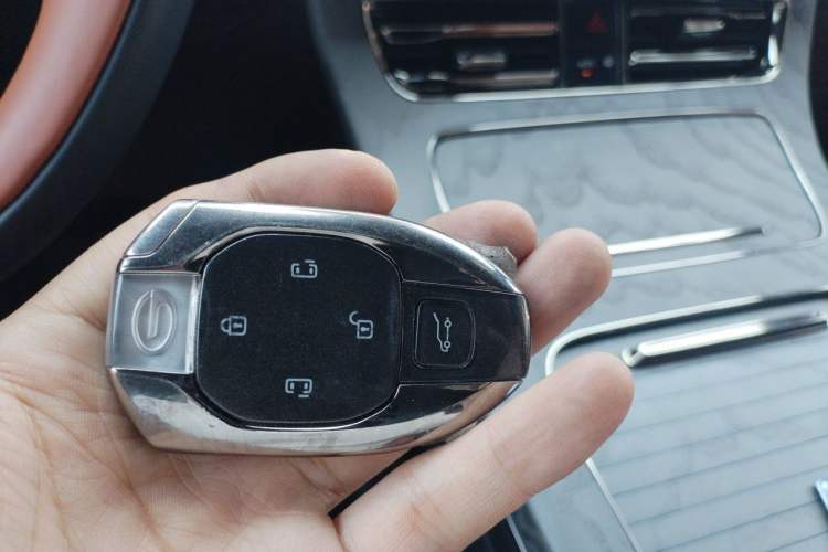 Used GAC Trumpchi Xiangwang M8 2025 Kunkun Series Ultra First-Class Cabin Vehicle Key