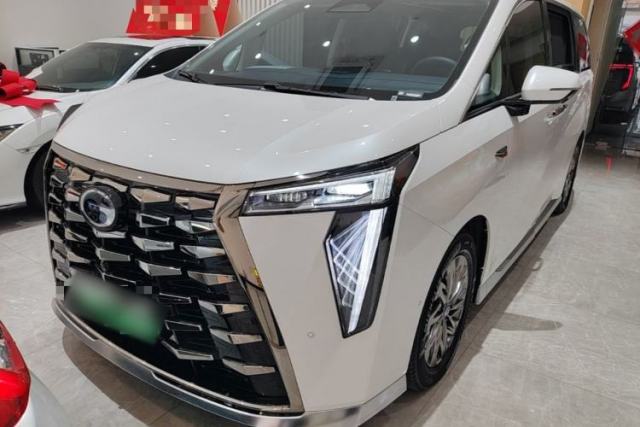 Used GAC Trumpchi Xiangwang M8 2025 Kunkun Series Ultra First-Class Cabin
