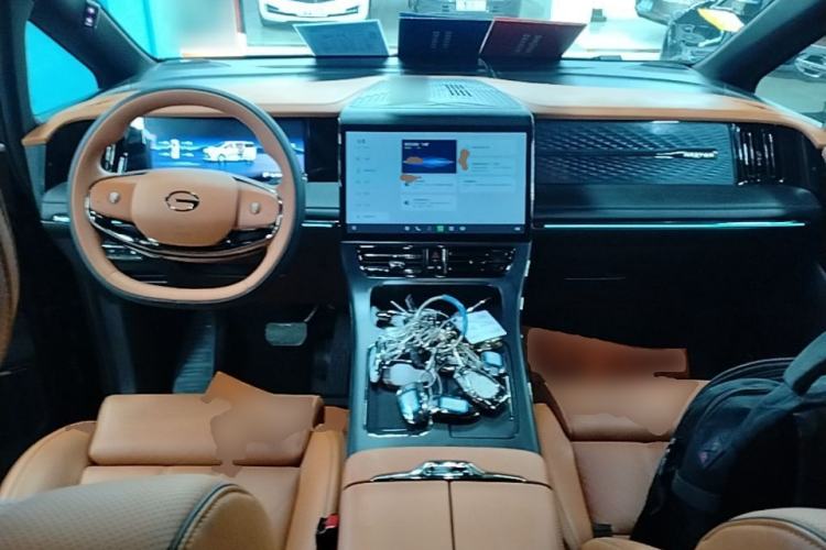 Used GAC Trumpchi Xiangwang M8 2026 Model Zongshi LiDAR Edition Center Console