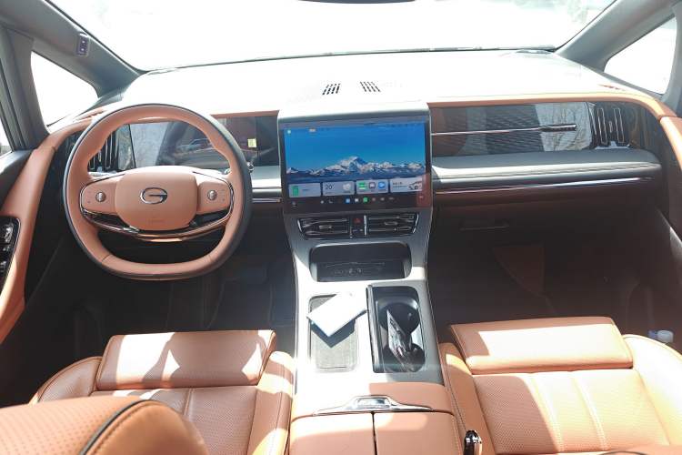 Used GAC Trumpchi Xiangwang M8 2026 Model Zongshi LiDAR Edition Center Console
