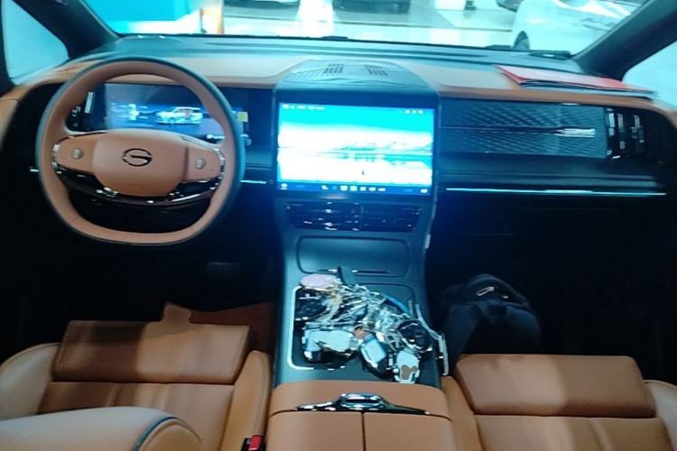 Used GAC Trumpchi Xiangwang M8 2026 Model Zongshi LiDAR Edition Center Console