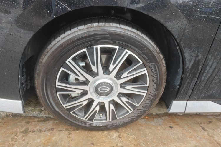 Used GAC Trumpchi Xiangwang M8 2026 Model Zongshi LiDAR Edition Left Front Wheel Hub