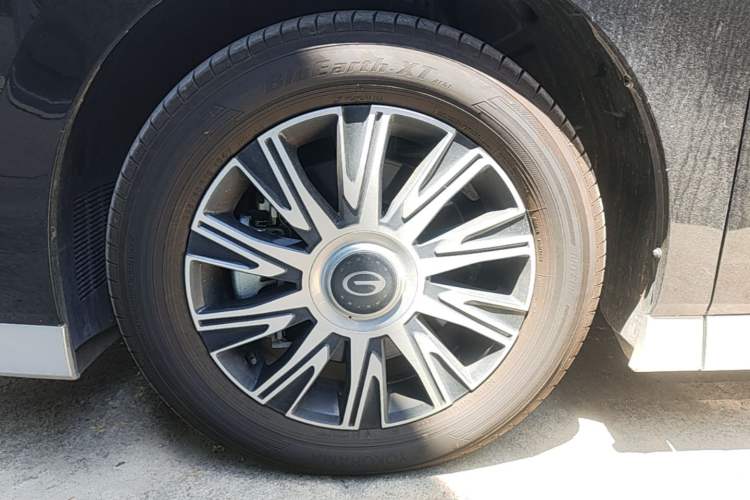 Used GAC Trumpchi Xiangwang M8 2026 Model Zongshi LiDAR Edition Left Front Wheel Hub