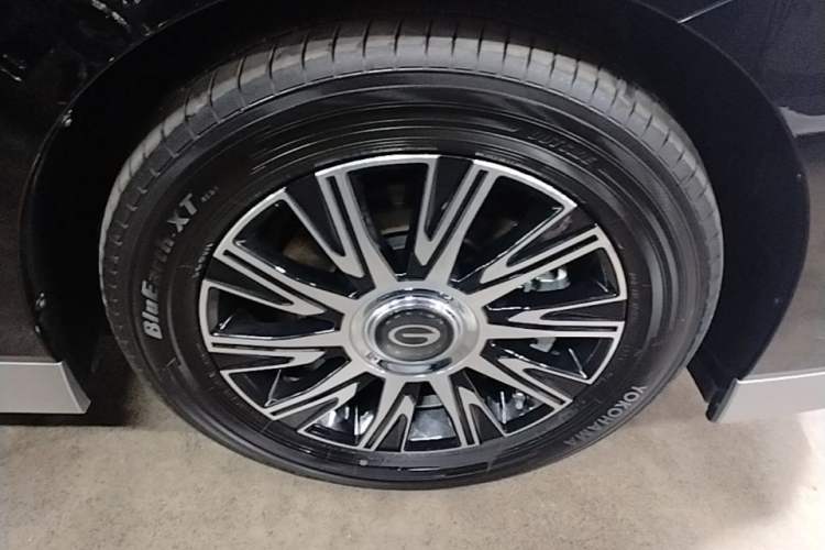 Used GAC Trumpchi Xiangwang M8 2026 Model Zongshi LiDAR Edition Left Front Wheel Hub