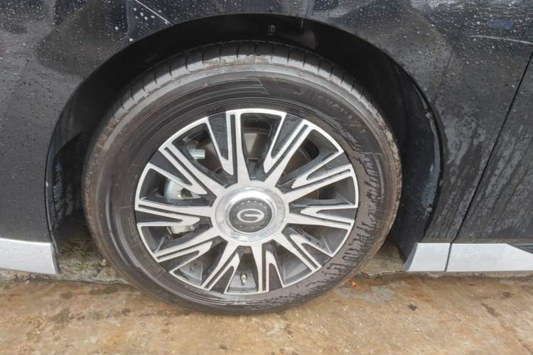 Used GAC Trumpchi Xiangwang M8 2026 Model Zongshi LiDAR Edition Left Front Wheel Hub