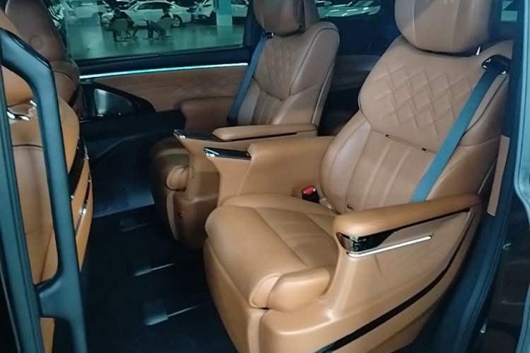 Used GAC Trumpchi Xiangwang M8 2026 Model Zongshi LiDAR Edition Left Rear Seat