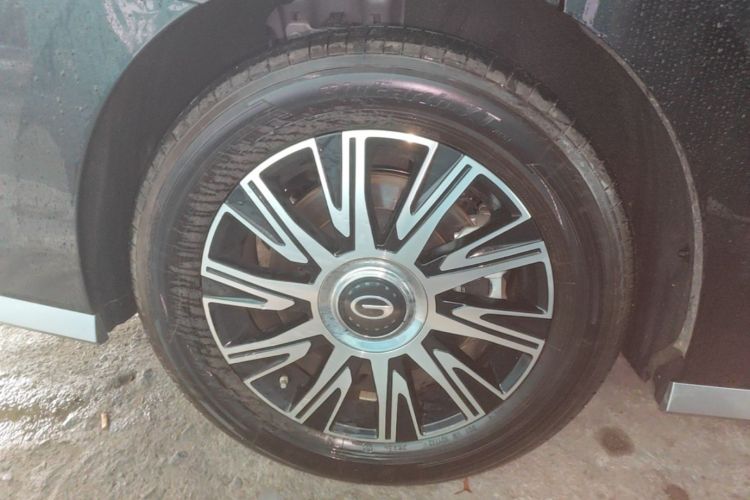 Used GAC Trumpchi Xiangwang M8 2026 Model Zongshi LiDAR Edition Right Rear Wheel Hub
