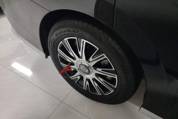 Used GAC Trumpchi Xiangwang M8 2026 Model Zongshi LiDAR Edition Right Rear Wheel Hub