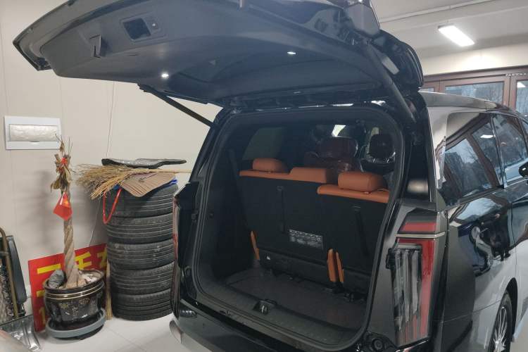 Used GAC Trumpchi Xiangwang M8 2026 Model Zongshi LiDAR Edition Trunk
