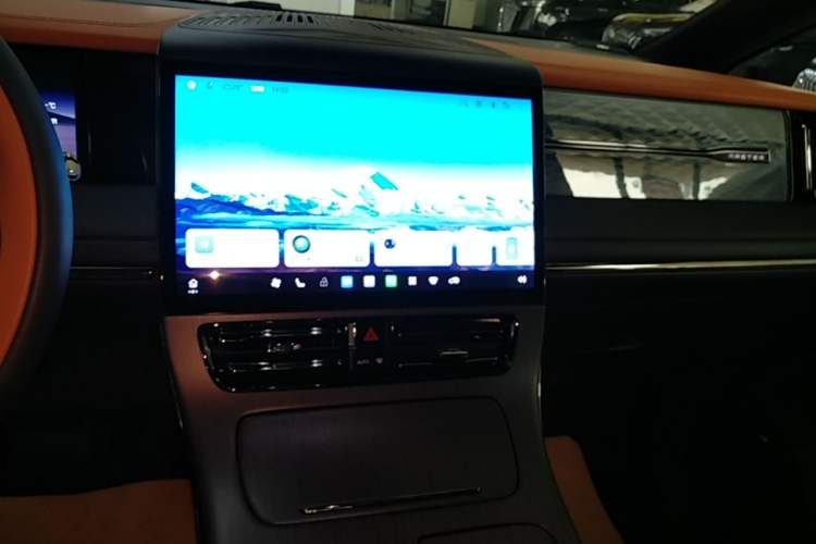 Used GAC Trumpchi Xiangwang M8 2026 Model Zongshi LiDAR Edition Audio And AC Panel