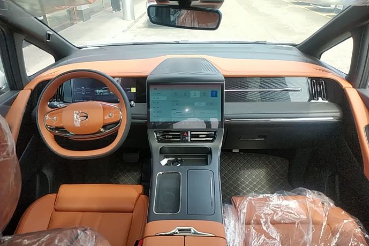 Used GAC Trumpchi Xiangwang M8 2026 Model Zongshi LiDAR Edition Center Console