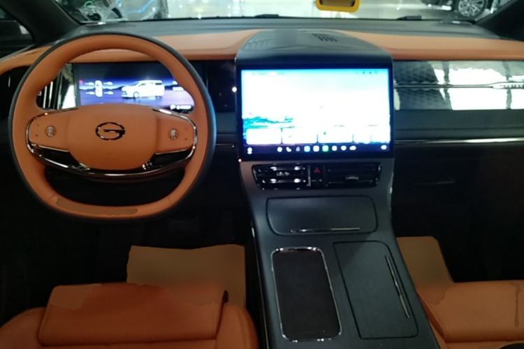 Used GAC Trumpchi Xiangwang M8 2026 Model Zongshi LiDAR Edition Center Console