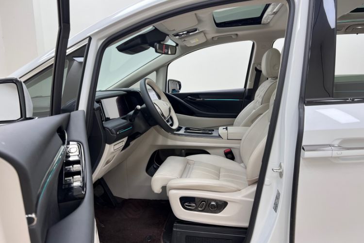 Used GAC Trumpchi Xiangwang M8 2026 Model Zongshi LiDAR Edition Interior 5