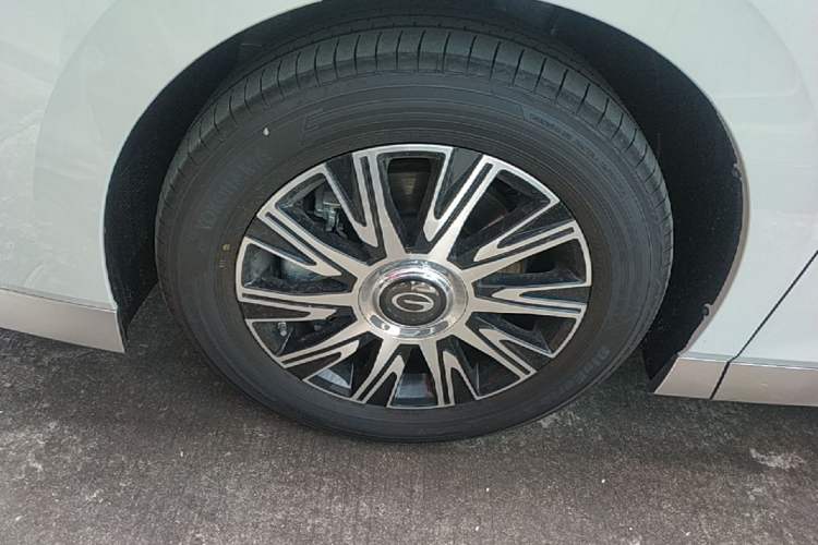Used GAC Trumpchi Xiangwang M8 2026 Model Zongshi LiDAR Edition Left Front Wheel Hub